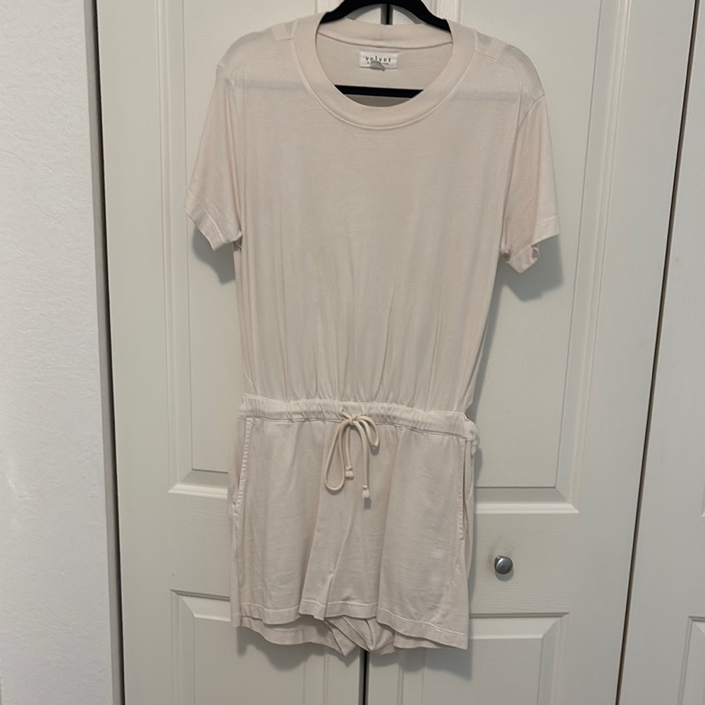 Velvet by Graham & Spencer Cream Relaxed Tie Front Shorts Romper